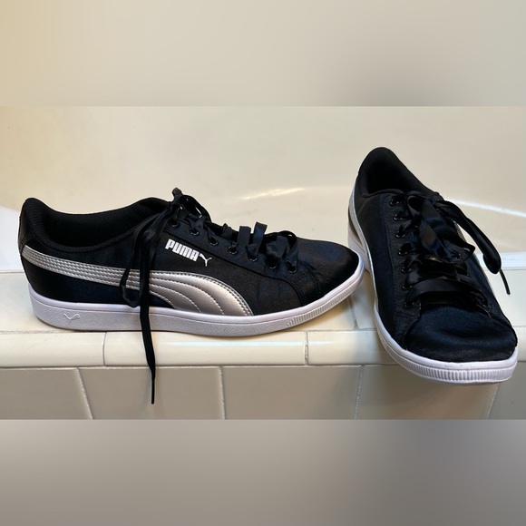 Womens satin Pumas with ribbon laces - Picture 1 of 9